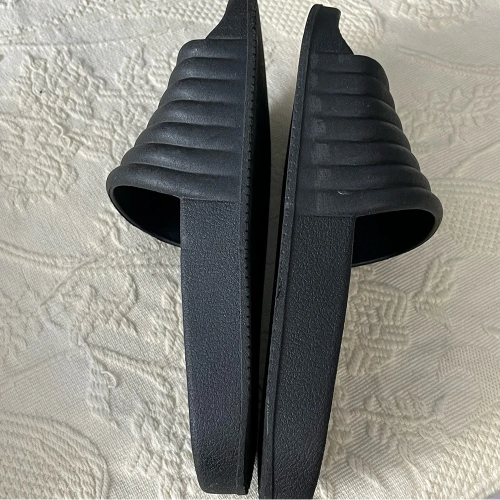 Girlfriend Collective Black Slides Women Size 7 Men’s Size 6 (unisex) - Picture 5 of 7